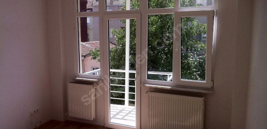 Ortaköy Dereboyu Caddesinde Merkezi Konumda 90 M2 Bakımlı 2+1