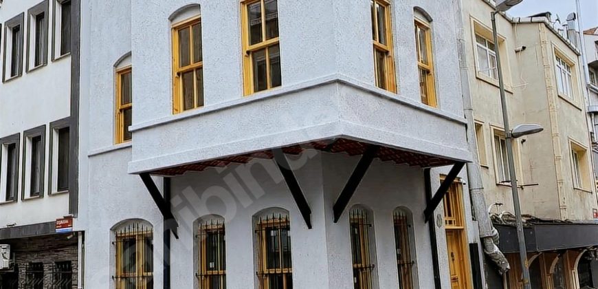 Ortaköy’De Sahile Yakın Yeniden Yapılmış Tesçilli Eski Eser