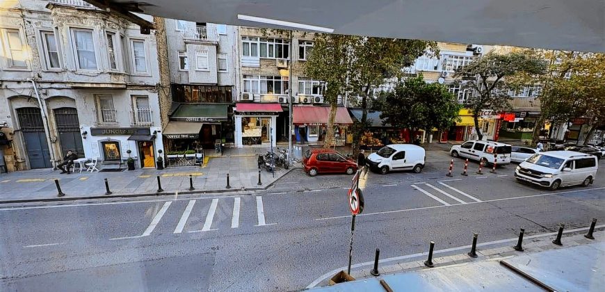 Ortaköy’De Cadde Üzeri Köşe Binada Bağımsız Girişli