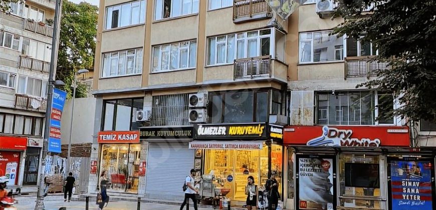 Ortaköy’de Cadde Üzerinde Stüdyo