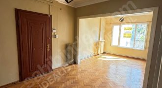 Taksim Gümüşsuyunda Nezih Apartmanda Alman Konsolosluğu Karşısı
