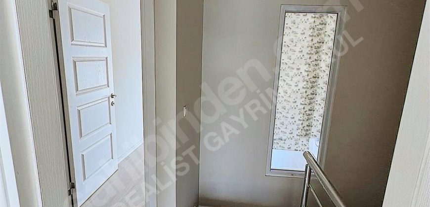 Sahile Yakın Cadde Üzeri Köprü Ve Deniz Manzaralı Dublex Daire