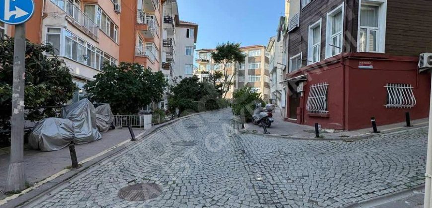 Ortaköy’de Sahile Yakın Nezih Sokakta 2+1 Ferah Daire