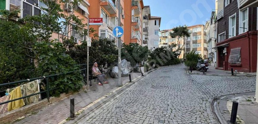 Ortaköy’de Sahile Yakın Nezih Sokakta 2+1 Ferah Daire