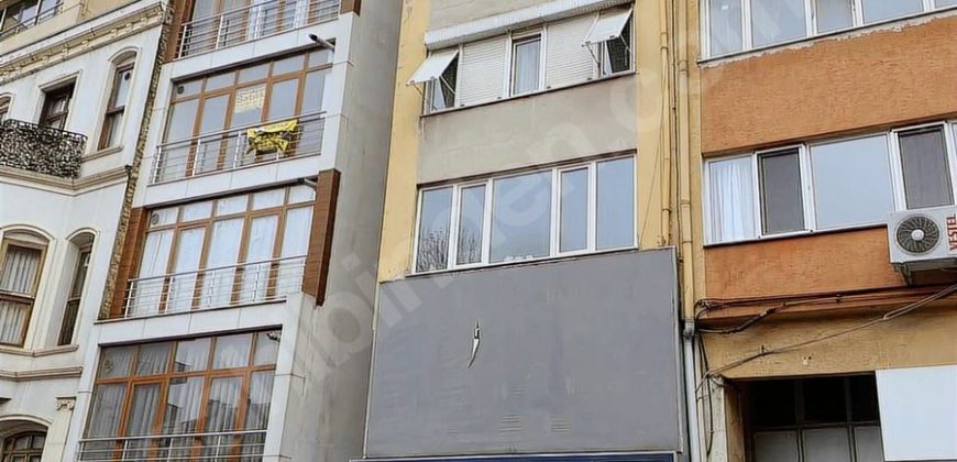 Ortaköyde Cadde Üzeri Mükemmel Konumda