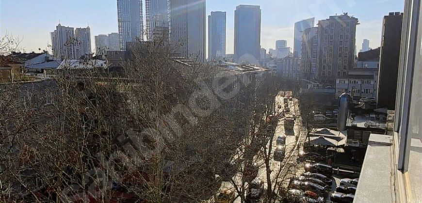 NİSPETİYE CADDESİNDE MÜKEMMEL KONUMDA 2.5+1