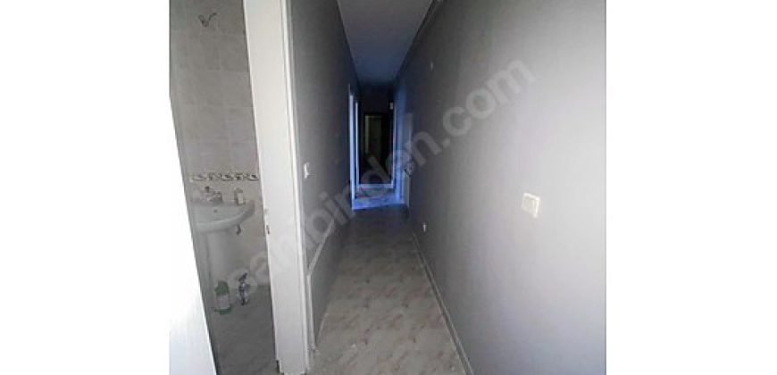 Ortaköy’De Sakin Ve Nezih Konumda 1+1