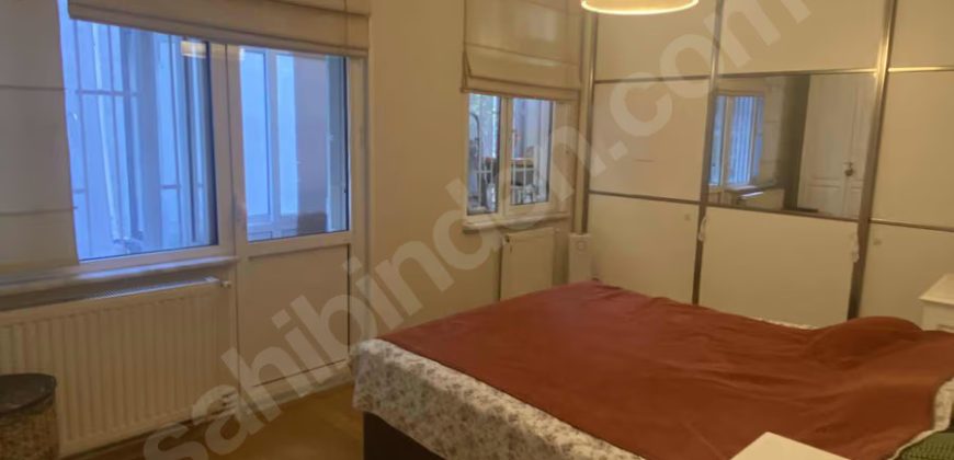 Ortaköy’de sahile yakın konumda full eşyalı mobilyalı 1+1 daire