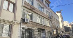 Ortaköy’de sahile yakın konumda full eşyalı mobilyalı 1+1 daire