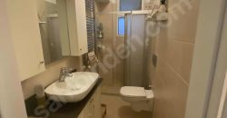 Ortaköy’de sahile yakın konumda full eşyalı mobilyalı 1+1 daire