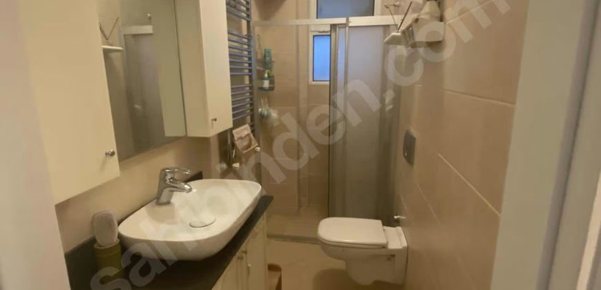 Ortaköy’de sahile yakın konumda full eşyalı mobilyalı 1+1 daire