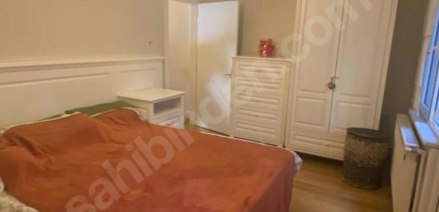 Ortaköy’de sahile yakın konumda full eşyalı mobilyalı 1+1 daire