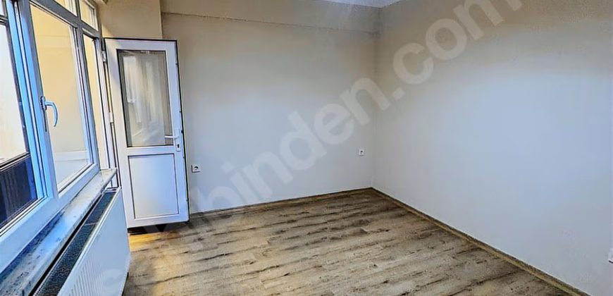 ORTAKÖY’DE İÇİ KOMPLE YENİLENMİŞ SAHİLE YAKIN KONUMDA 2+1 DAİRE