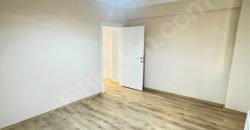 ORTAKÖY’DE İÇİ KOMPLE YENİLENMİŞ SAHİLE YAKIN KONUMDA 2+1 DAİRE