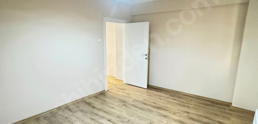 ORTAKÖY’DE İÇİ KOMPLE YENİLENMİŞ SAHİLE YAKIN KONUMDA 2+1 DAİRE