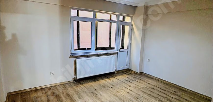 ORTAKÖY’DE İÇİ KOMPLE YENİLENMİŞ SAHİLE YAKIN KONUMDA 2+1 DAİRE