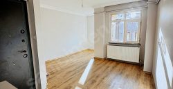 ORTAKÖY’DE İÇİ KOMPLE YENİLENMİŞ SAHİLE YAKIN KONUMDA 2+1 DAİRE