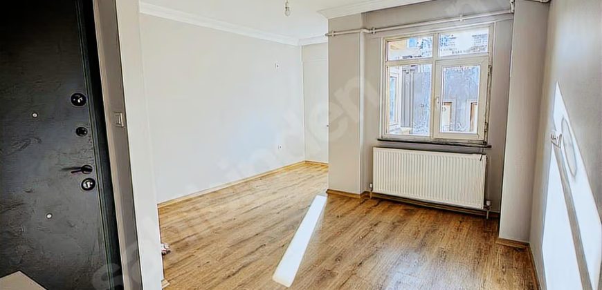 ORTAKÖY’DE İÇİ KOMPLE YENİLENMİŞ SAHİLE YAKIN KONUMDA 2+1 DAİRE