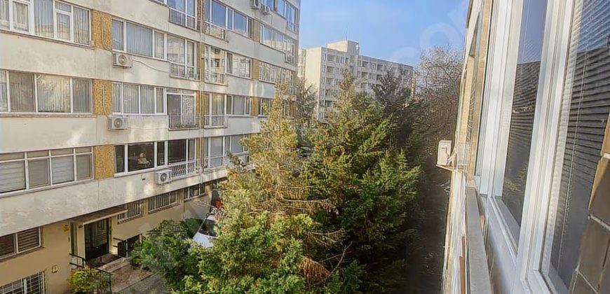 Etiler’de Metro İstasyonu Yanında 3+1 110 m2 Daire