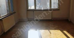 ORTAKÖY’DE MERKEZİ KONUMDA KÖŞE BALKONLU 3+1 MASRAFSIZ DAİRE