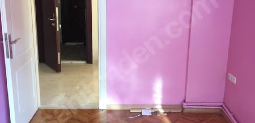 ORTAKÖY’DE MERKEZİ KONUMDA KÖŞE BALKONLU 3+1 MASRAFSIZ DAİRE