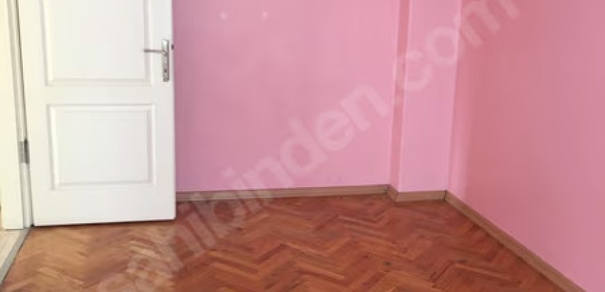 ORTAKÖY’DE MERKEZİ KONUMDA KÖŞE BALKONLU 3+1 MASRAFSIZ DAİRE