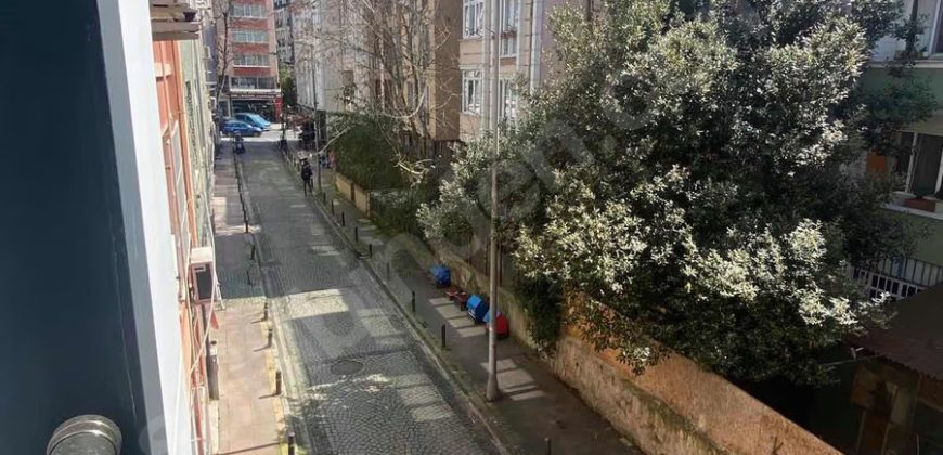 Yeni Binada Cadde 40 Mt 1+1 Daire