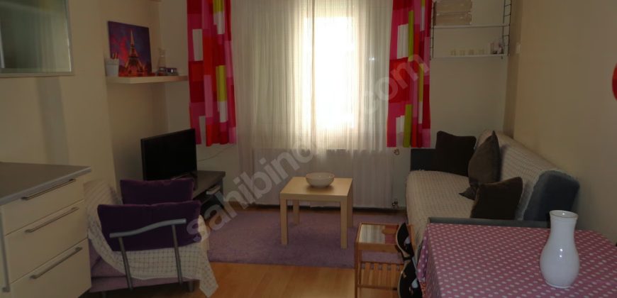 Ortaköy’De Sahile Ve Caddeye Yakın Konumda 1+1 Ara Kat Daire