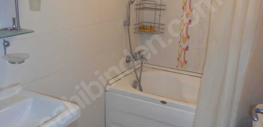 Ortaköy’De Sahile Ve Caddeye Yakın Konumda 1+1 Ara Kat Daire