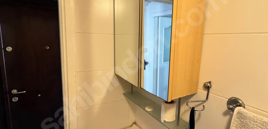 Ortaköy’de Sahile Ve Caddeye Yakın Konumda 1+1 Ara Kat Daire