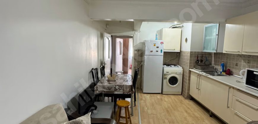 Ortaköy’de Sahile Ve Caddeye Yakın Konumda 1+1 Ara Kat Daire