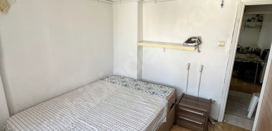 Ortaköy’de Sahile Ve Caddeye Yakın Konumda 1+1 Ara Kat Daire