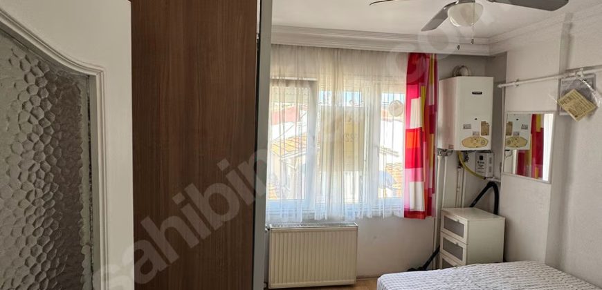 Ortaköy’de Sahile Ve Caddeye Yakın Konumda 1+1 Ara Kat Daire