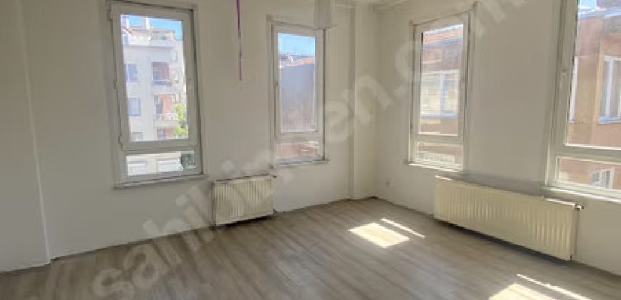 Ortaköy’De Sahile Yakın Konumda Manzaralı Teraslı 3+1 Daire