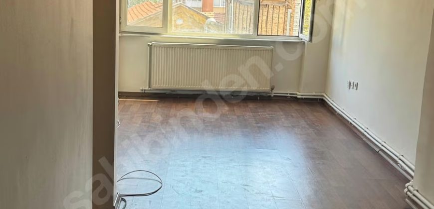 Ortaköy’De Cadde Üzerinde Önü Ferah 1+1 Masrafsız Mükemmek Daire